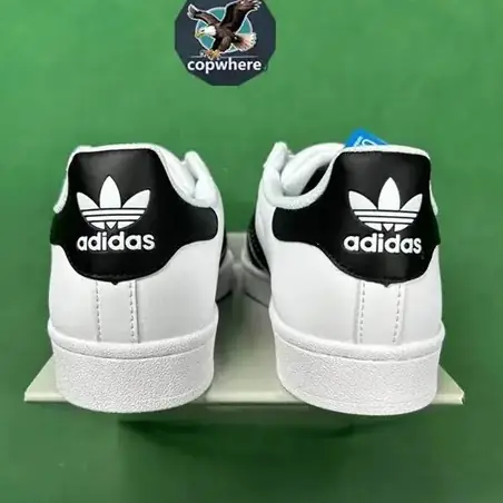 adidas Super Star en otro color