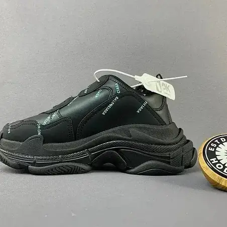Balenciaga Triple S Sneakers en negro