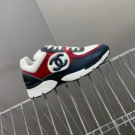 Chanel Chunky Sneakers en otro color