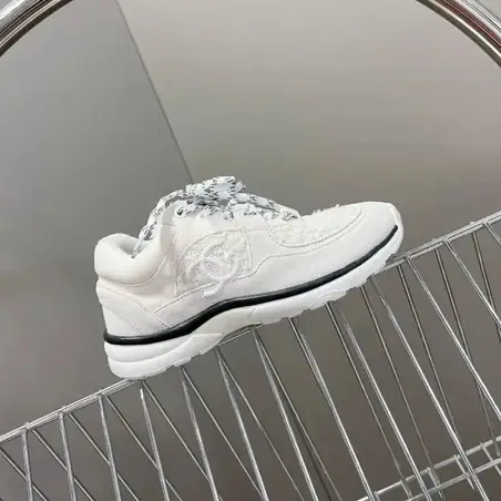 Chanel Chunky Sneakers en otro color