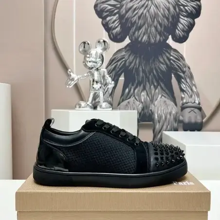 Christian Louboutin Chunky Sneakers en otro color