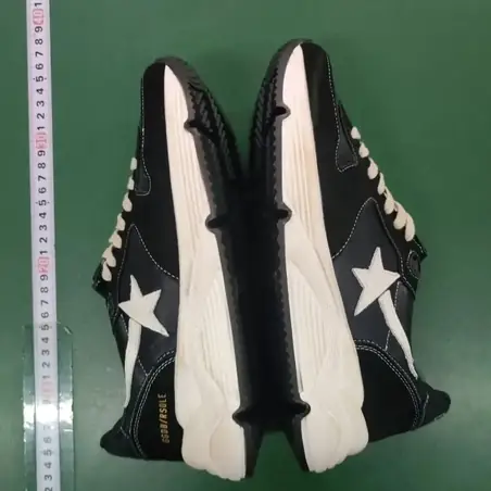 Golden Goose Deluxe Brand Chunky Sneakers en negro