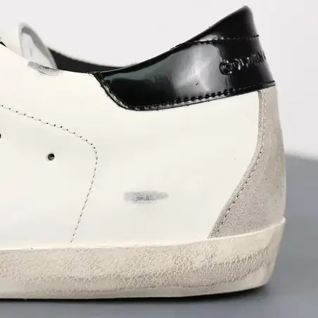 Golden Goose Super-Star Sneakers en otro color