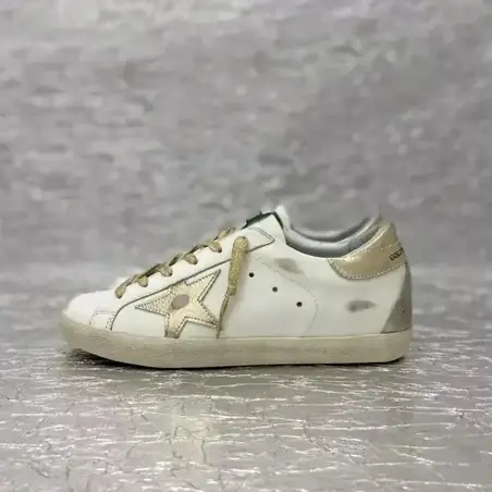 Golden Goose Super-Star Sneakers en otro color