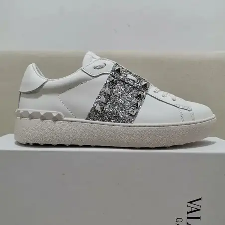 Valentino Chunky Sneakers en otro color